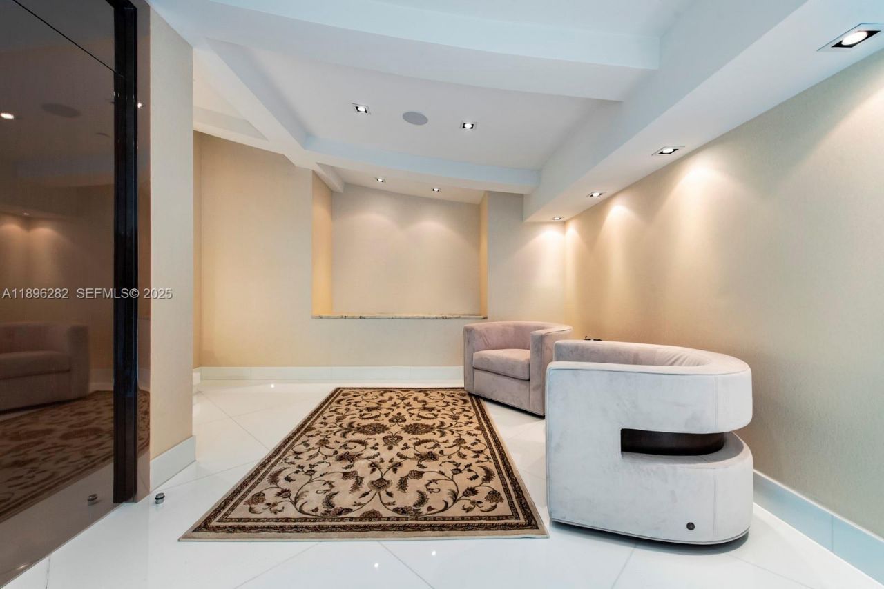 900 Brickell Key Blvd, Unit PH3403, Miami, FL 33131 Photo