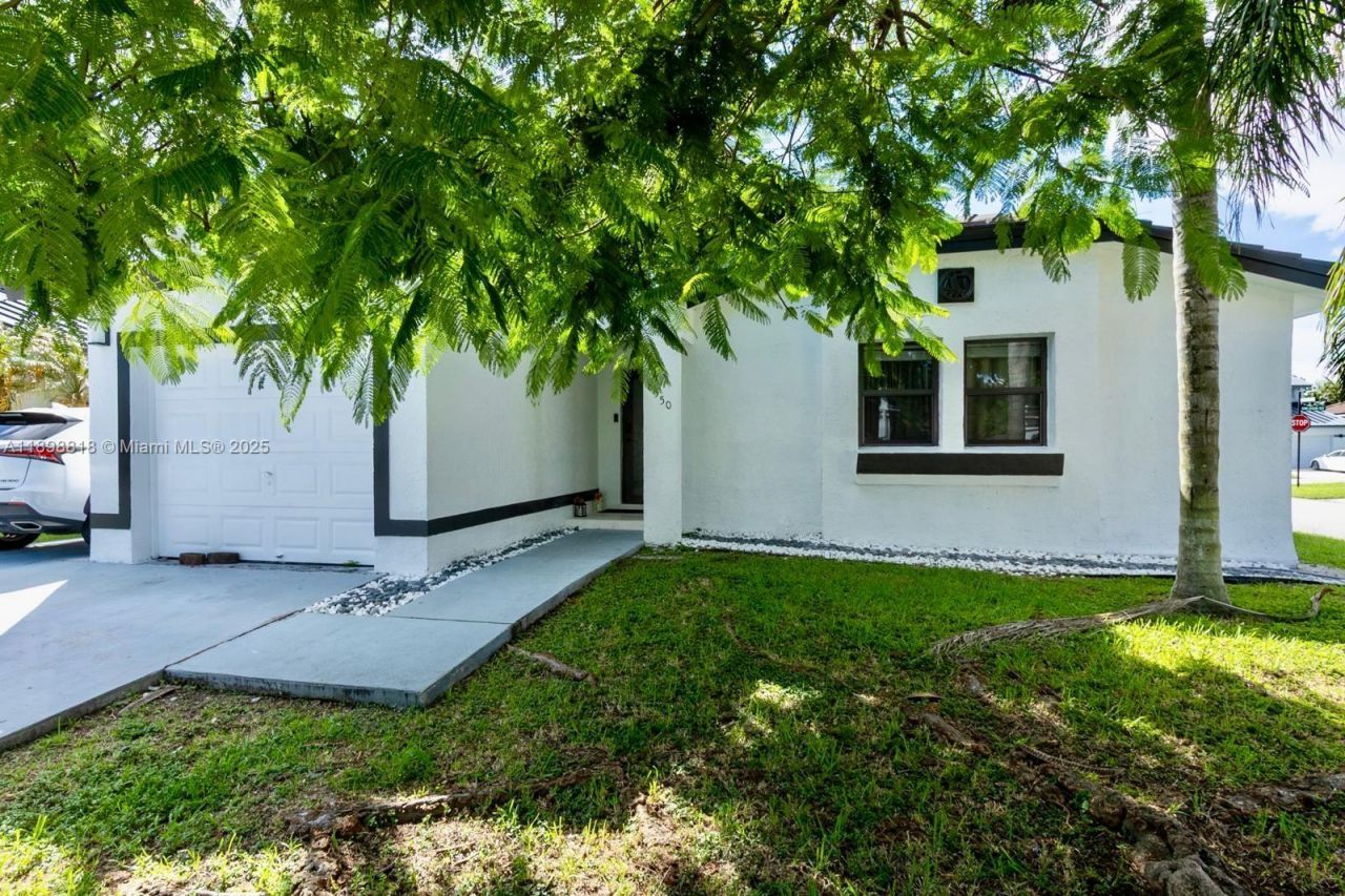 8550 SW 207th Ter, Cutler Bay, FL 33189 Photo