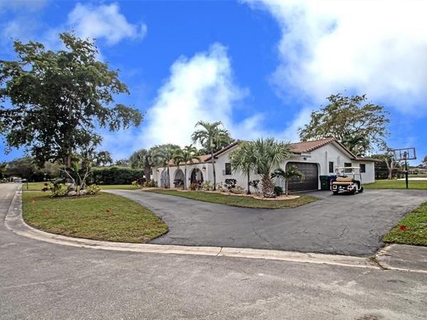 11035 NW 26th Dr, Coral Springs, FL 33065