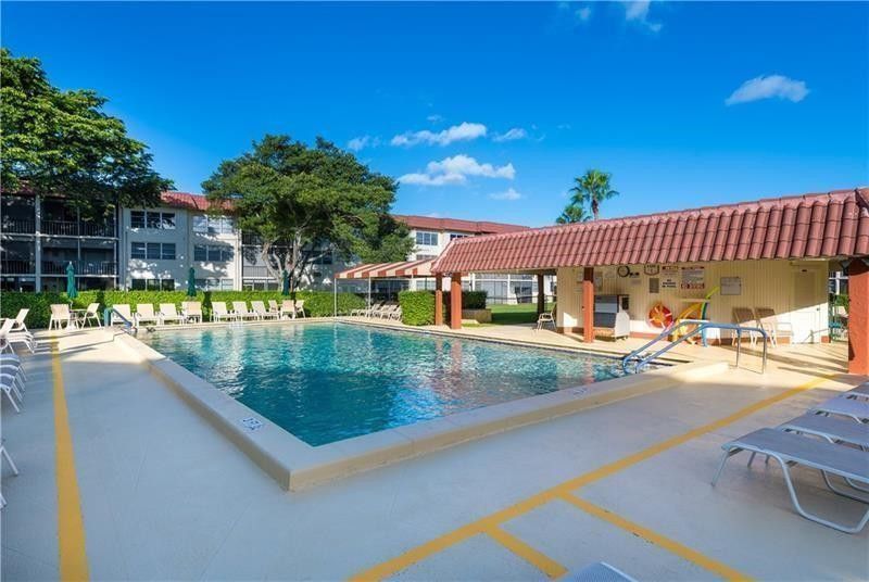 9800 N Hollybrook Lake Drive, Unit 202, Pembroke Pines, FL 33025 Photo