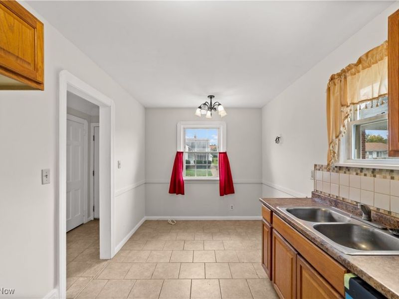 11813 Willard Avenue, Garfield Heights, OH 44125 Photo 8
