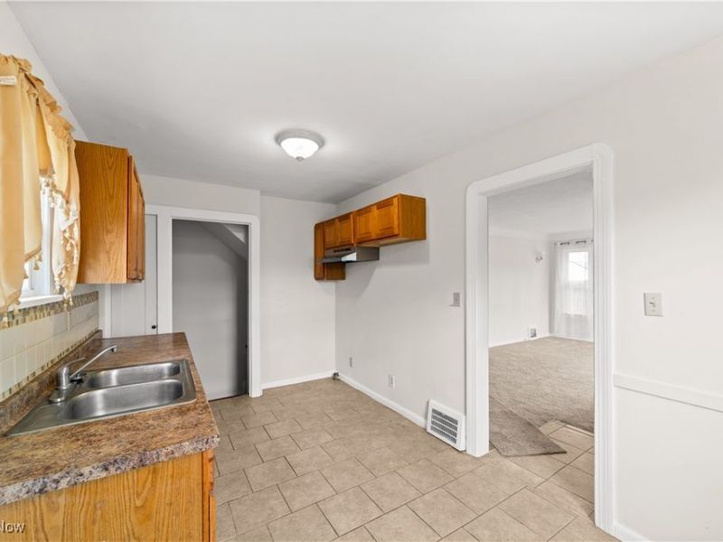 11813 Willard Avenue, Garfield Heights, OH 44125 Photo 9