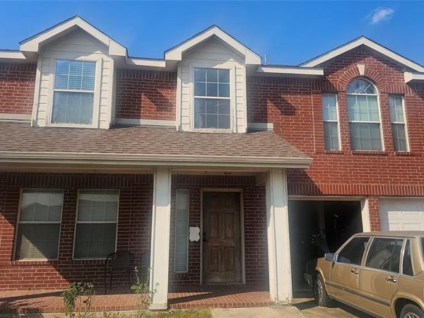 508 Fossil Lake Court , Arlington, TX 76002