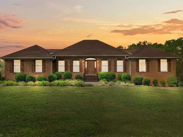 6464 Bonlee Bennett Road , Bear Creek, NC 27207