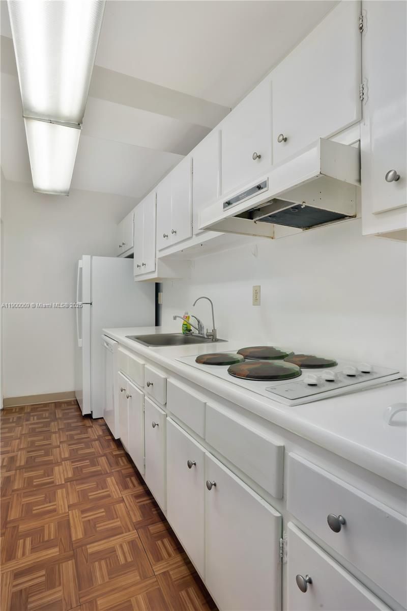 100 Lincoln Rd, Unit 607, Miami Beach, FL 33139 Photo