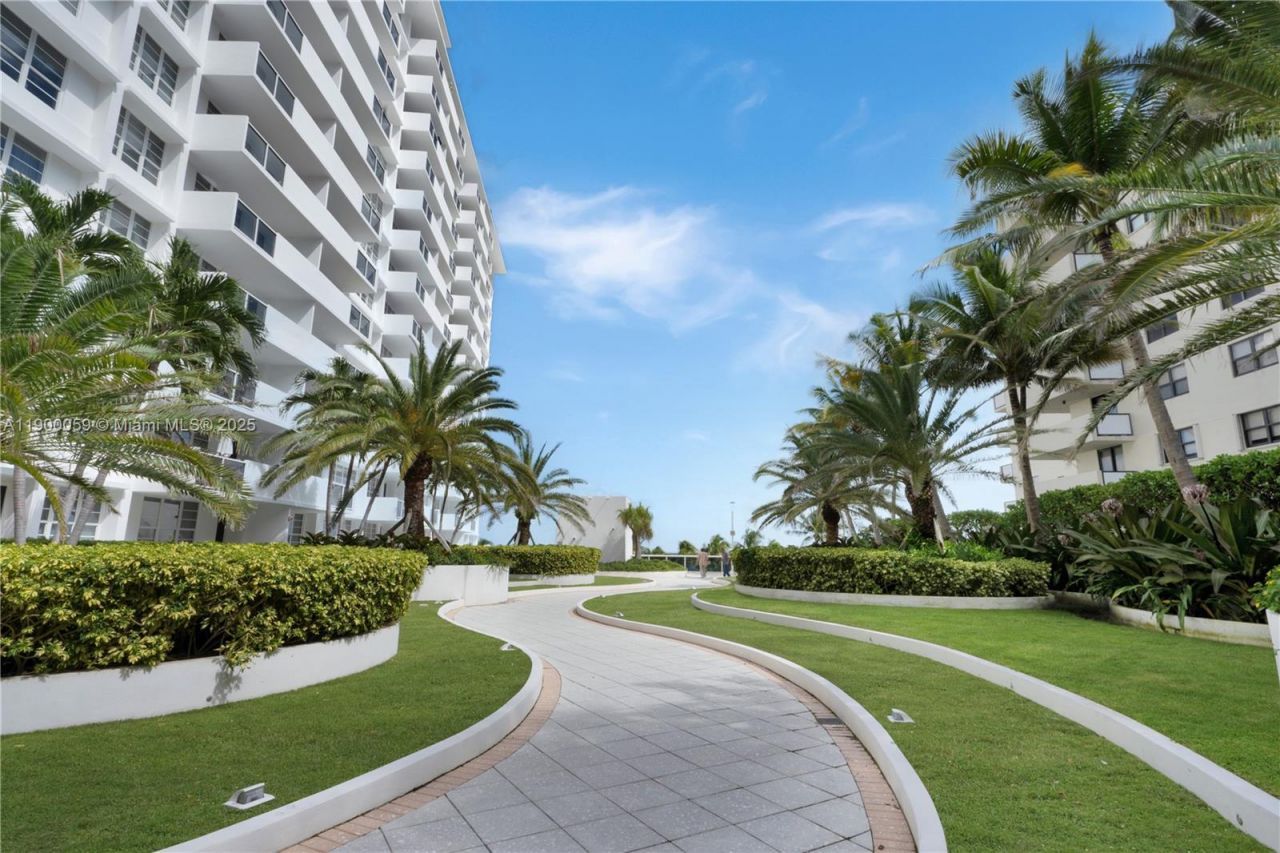 100 Lincoln Rd, Unit 607, Miami Beach, FL 33139 Photo