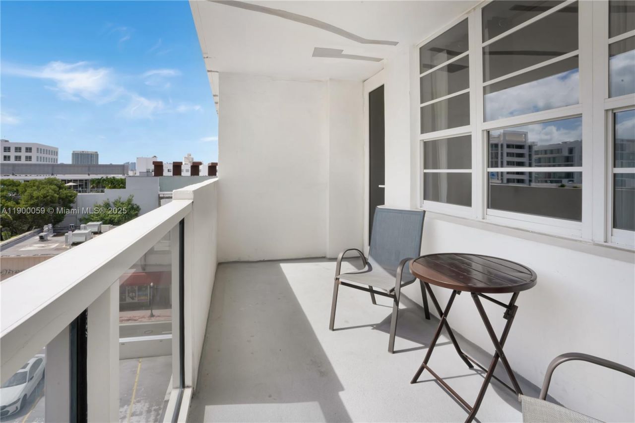100 Lincoln Rd, Unit 607, Miami Beach, FL 33139 Photo
