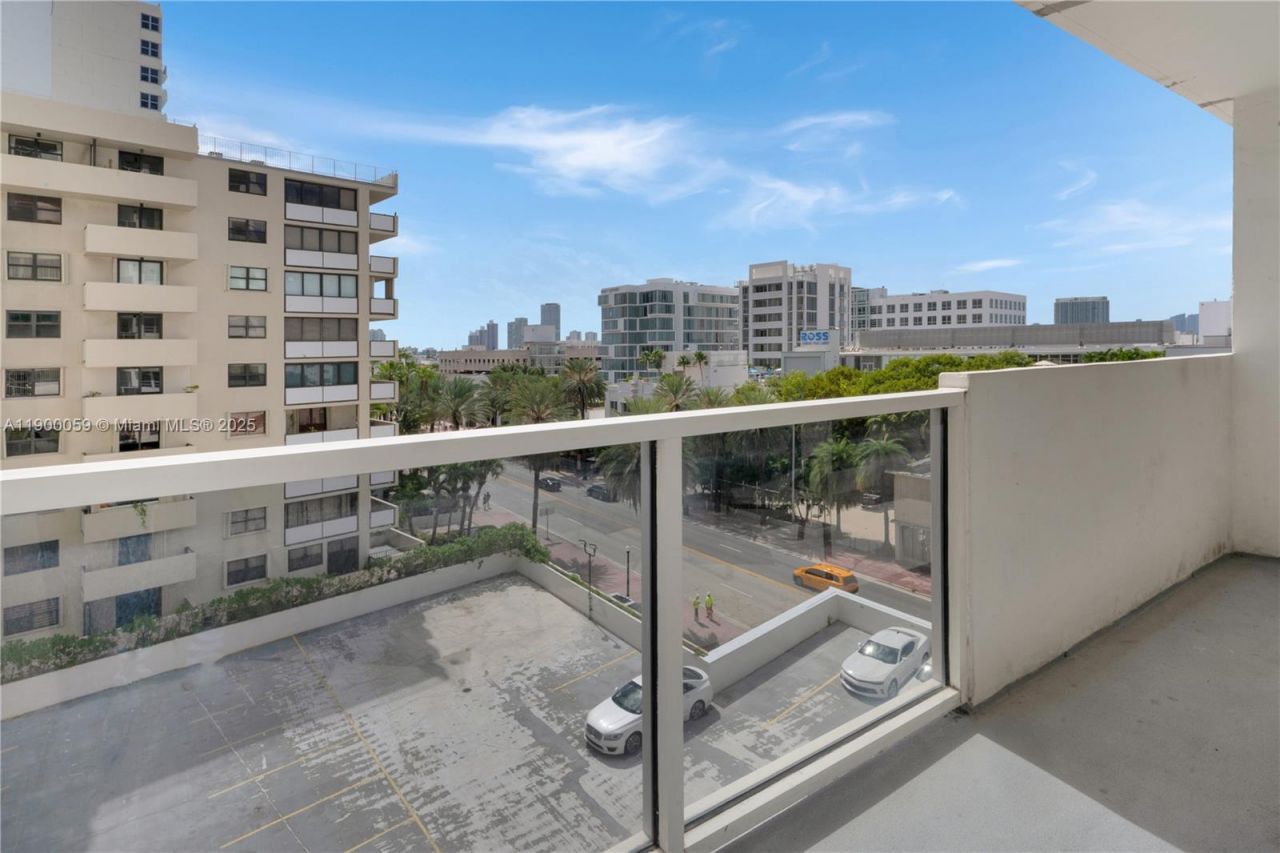 100 Lincoln Rd, Unit 607, Miami Beach, FL 33139 Photo