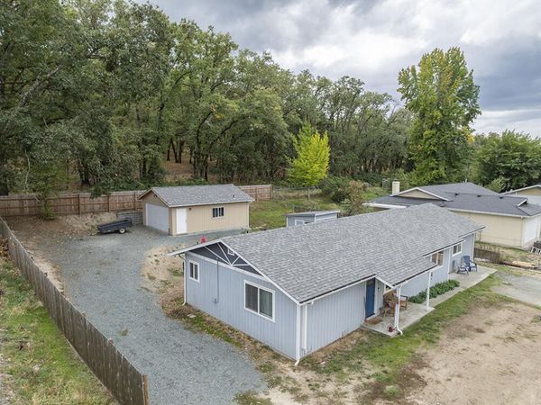 111 Brandy Lane, Grants Pass, OR 97527