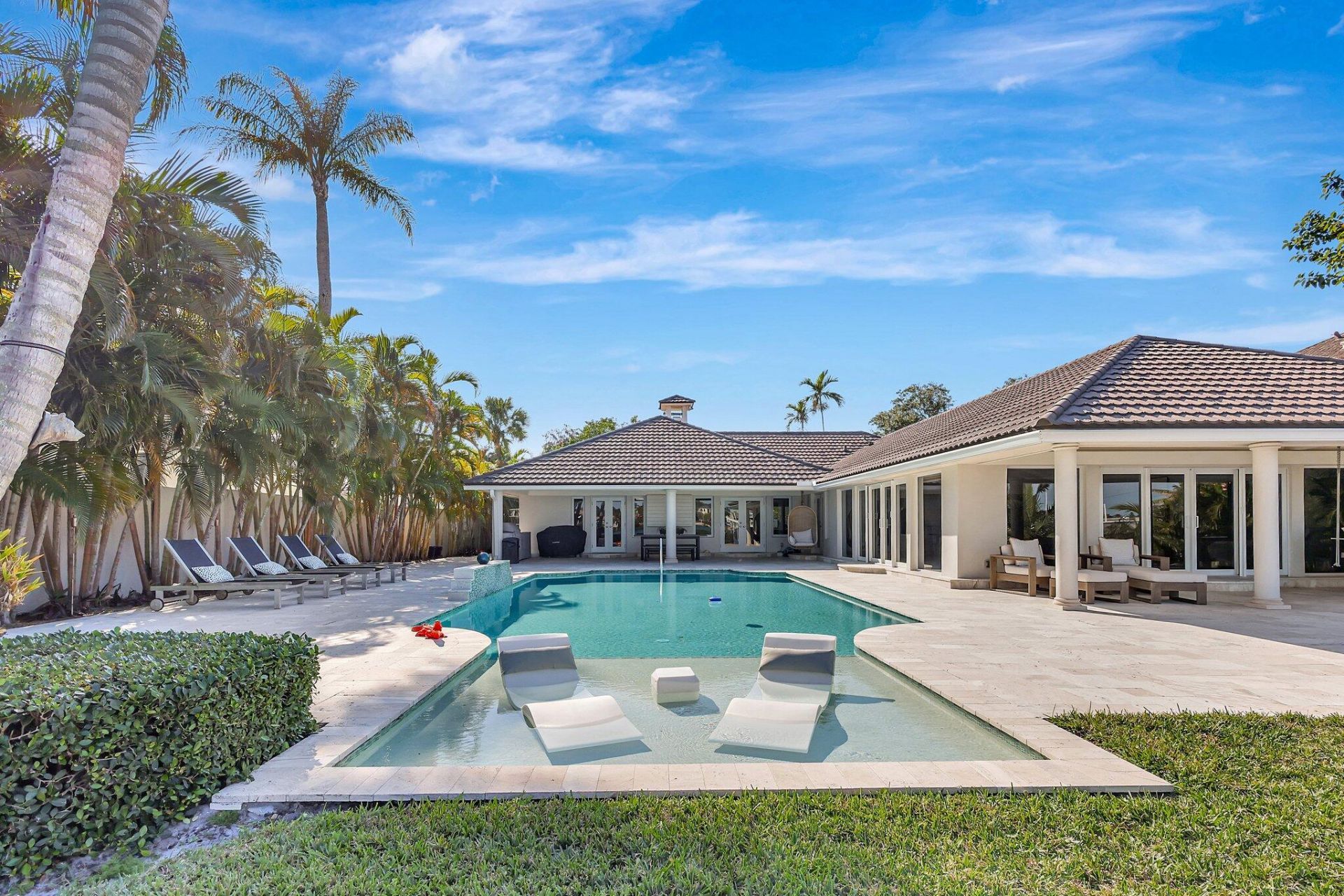 18896 Point Drive, Tequesta, FL 33469 Photo