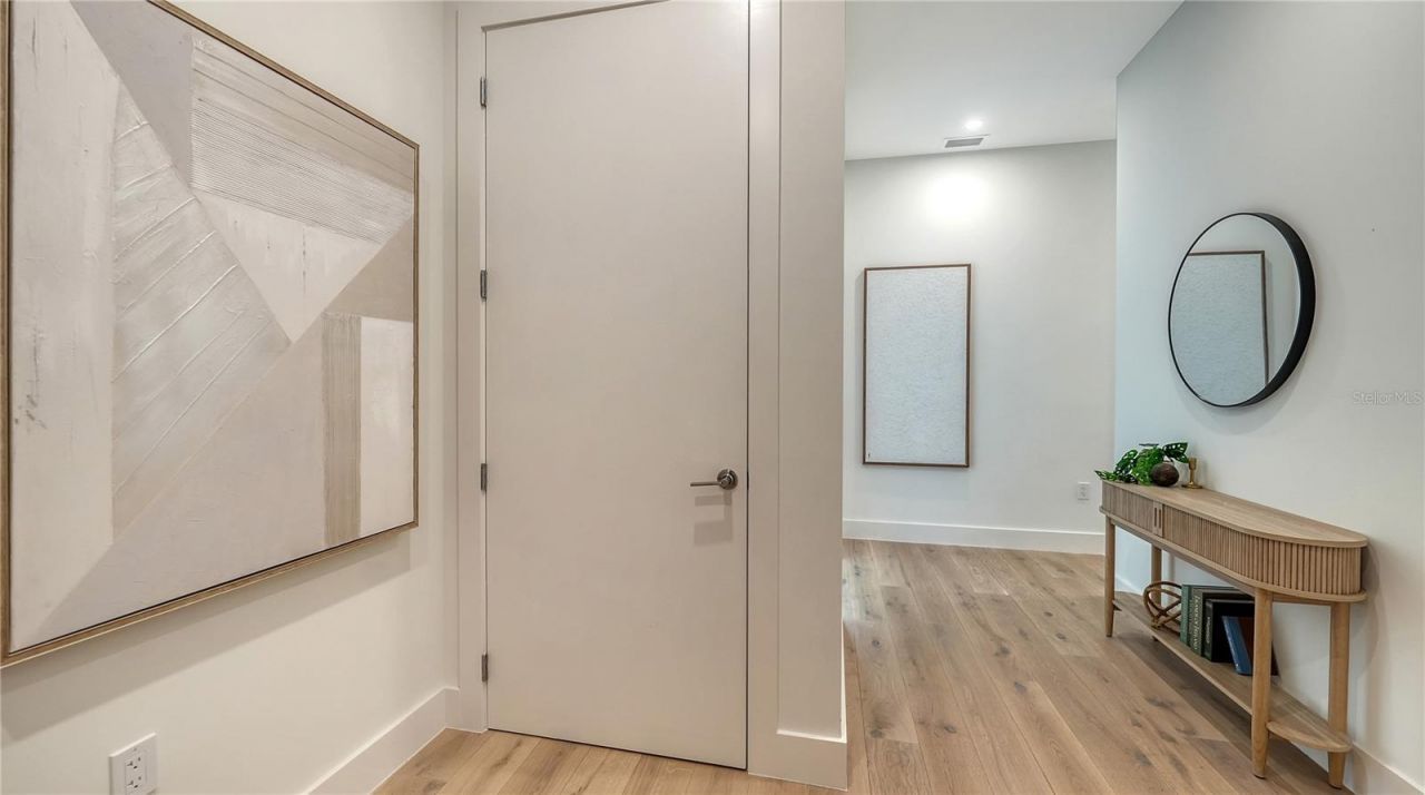 33 S Palm Avenue, Unit 1702, Sarasota, FL 34236 Photo