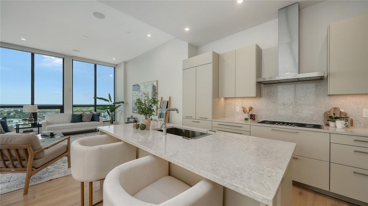 33 S Palm Avenue, Unit 1702, Sarasota, FL 34236 Photo