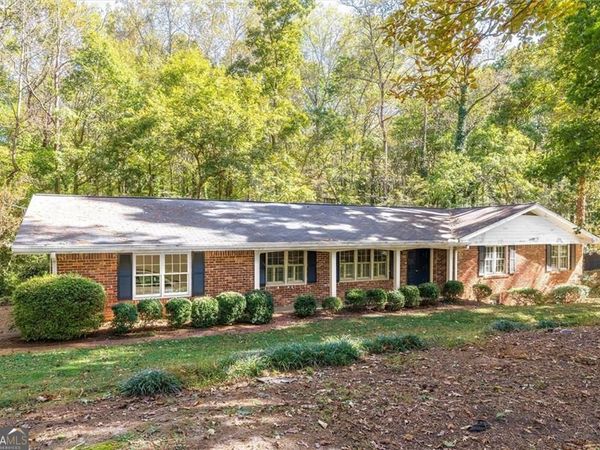 2350 Oxbow Circle, Stone Mountain, GA 30087