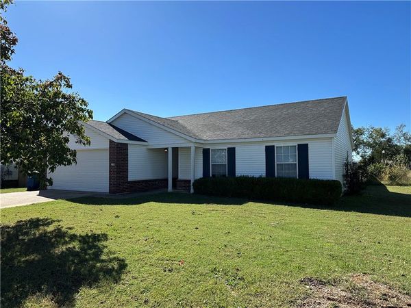 1100 Tunbridge Drive , Bentonville, AR 72712