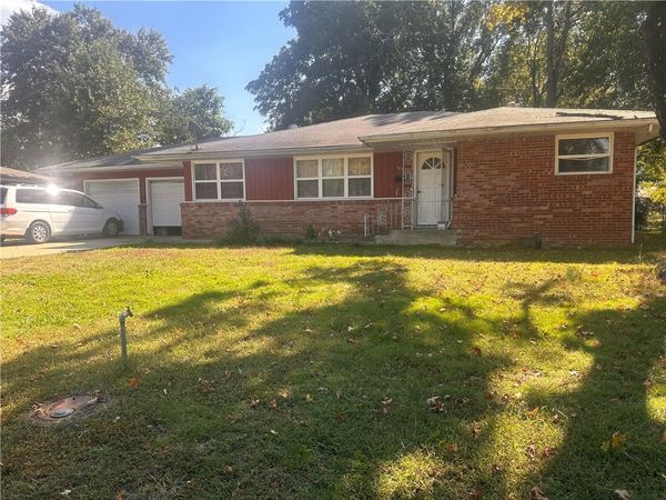 1407 Davis Avenue, Springdale, AR 72764