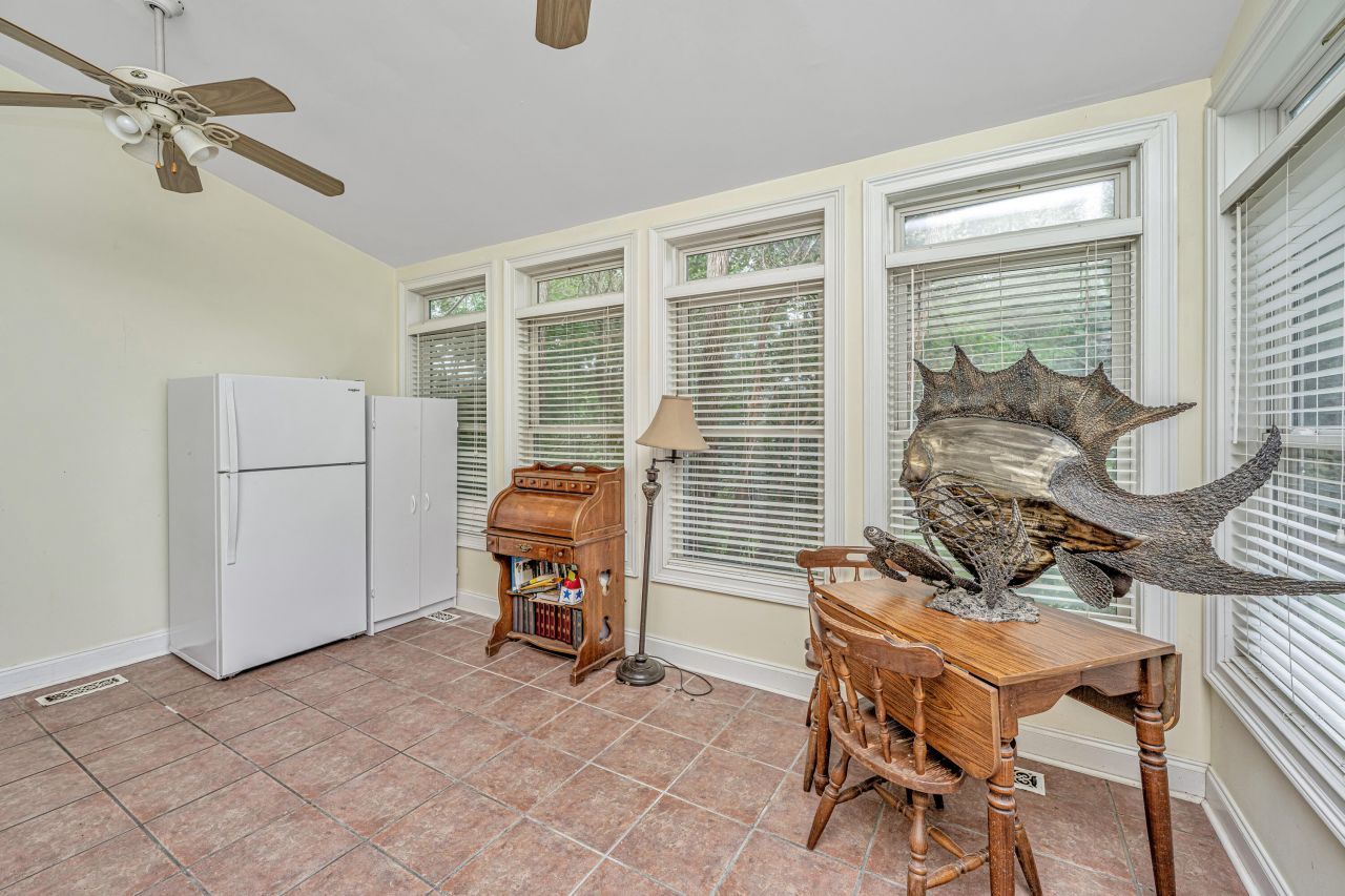 99 Fieldfare Way Photo 24