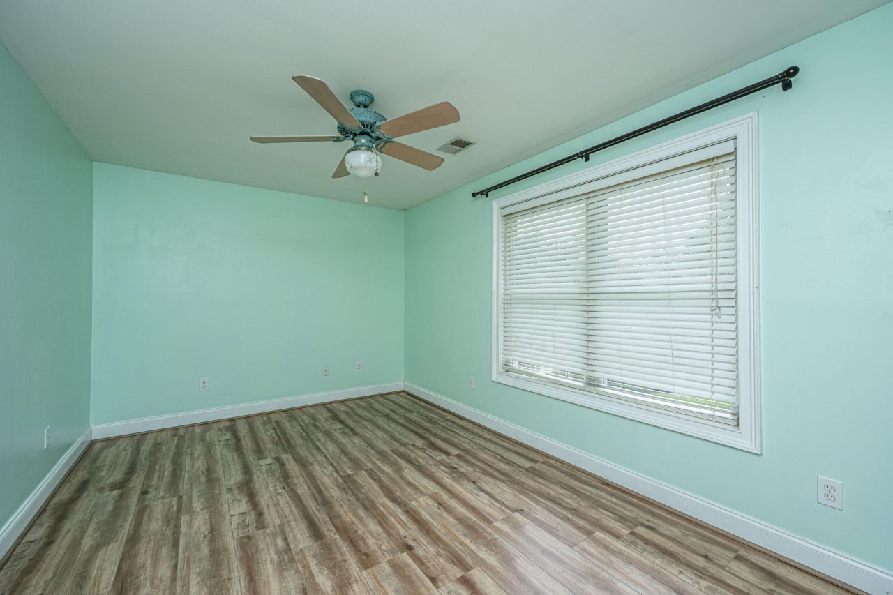 99 Fieldfare Way Photo 33