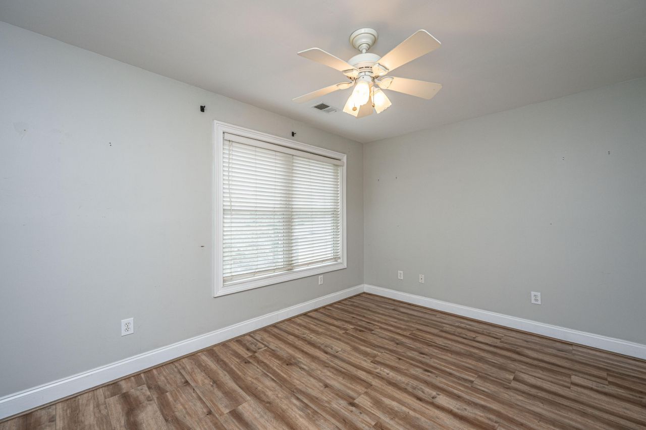 99 Fieldfare Way Photo 36