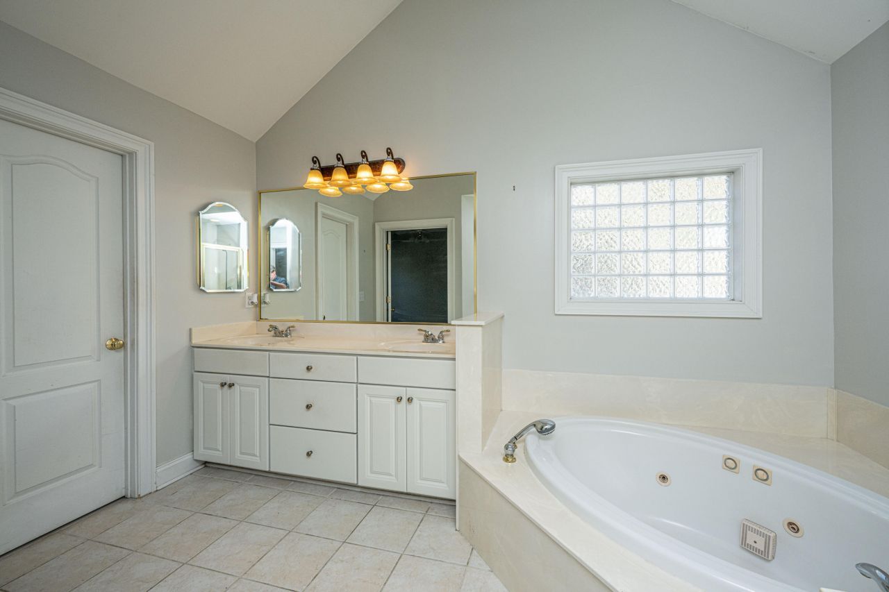 99 Fieldfare Way Photo 42