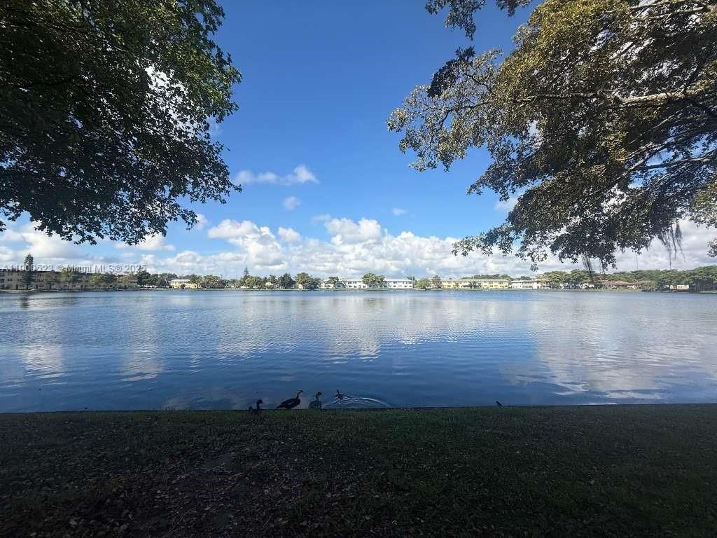 18900 NE 3rd Ct, Unit 509, Miami, FL 33179 Photo