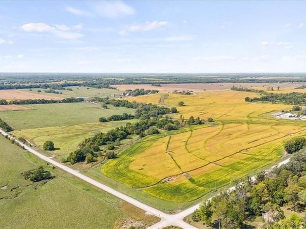 17500 W Sunflower Road, Edgerton, KS 66030