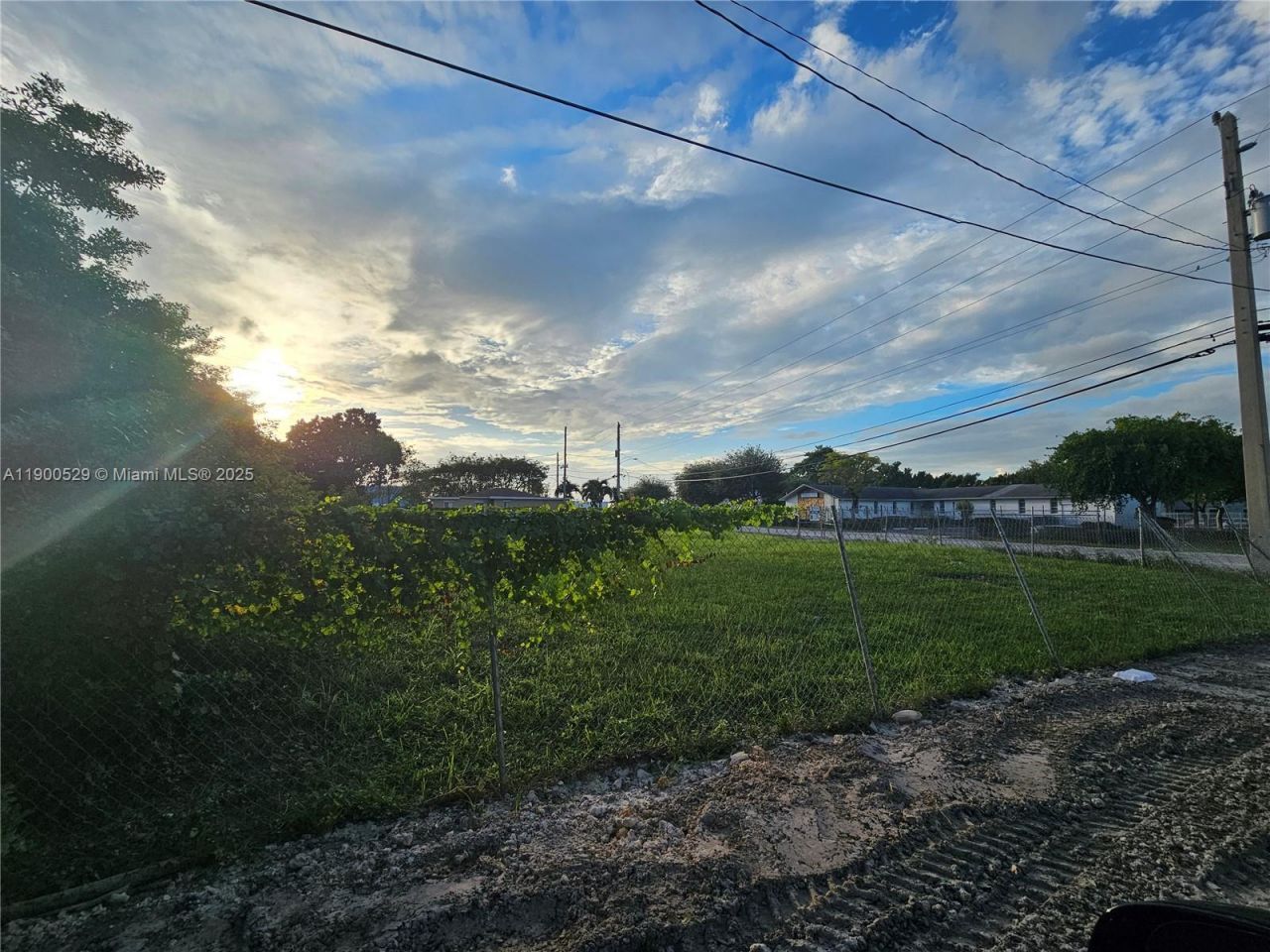 2140 NW 76th St, Miami, FL 33147 Photo