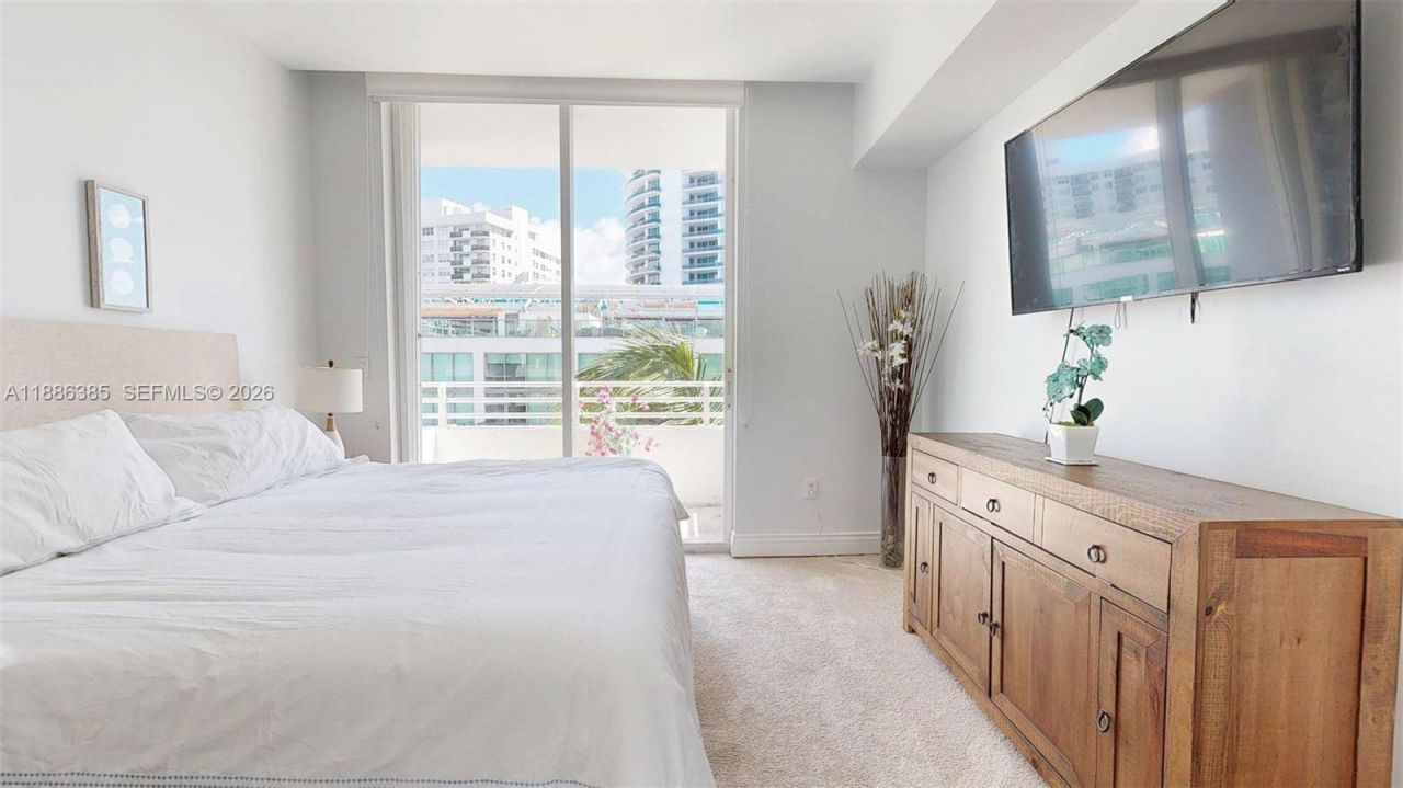 5970 Indian Creek Dr, Unit PH-4, Miami Beach, FL 33140 Photo