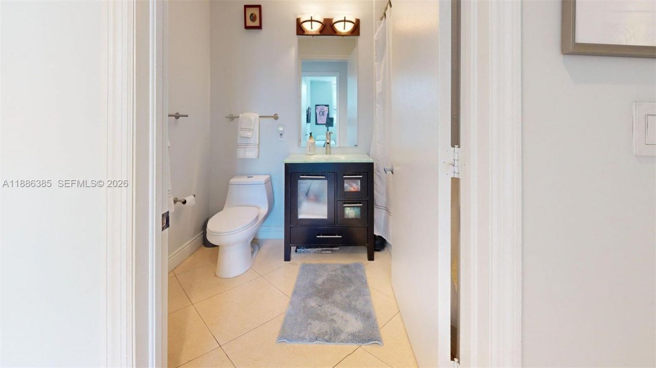 5970 Indian Creek Dr, Unit PH-4, Miami Beach, FL 33140 Photo