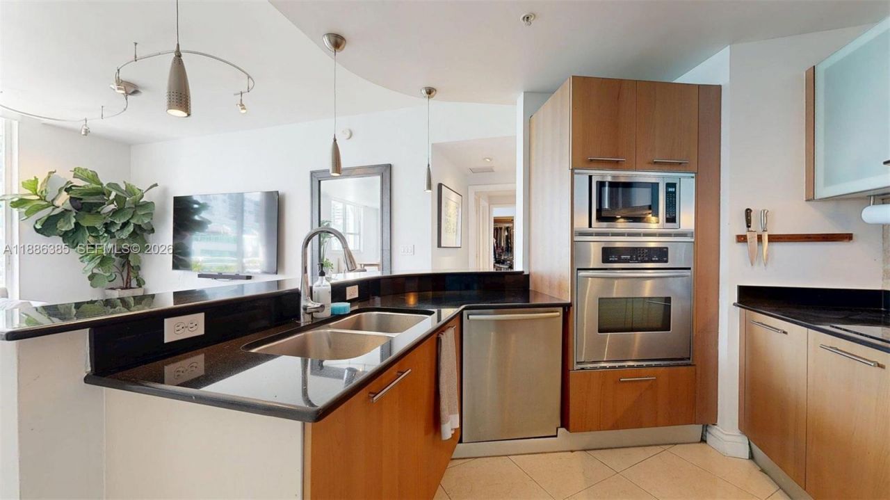 5970 Indian Creek Dr, Unit PH-4, Miami Beach, FL 33140 Photo