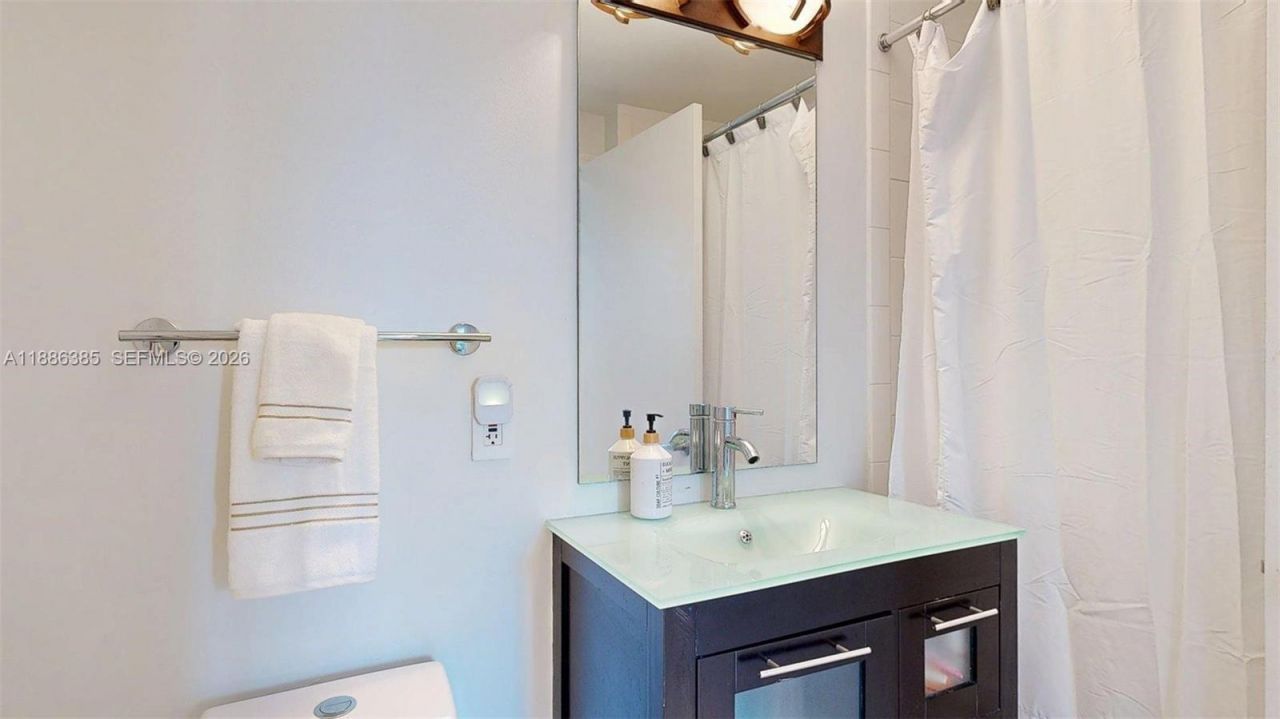 5970 Indian Creek Dr, Unit PH-4, Miami Beach, FL 33140 Photo