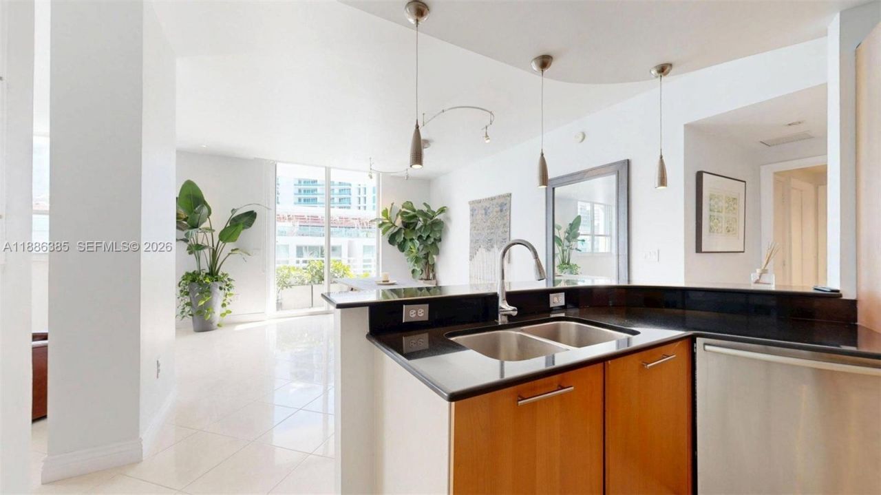 5970 Indian Creek Dr, Unit PH-4, Miami Beach, FL 33140 Photo