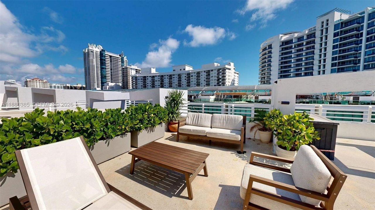 5970 Indian Creek Dr, Unit PH-4, Miami Beach, FL 33140 Photo