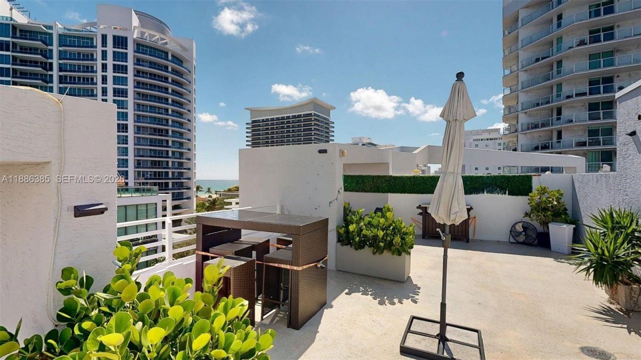 5970 Indian Creek Dr, Unit PH-4, Miami Beach, FL 33140 Photo