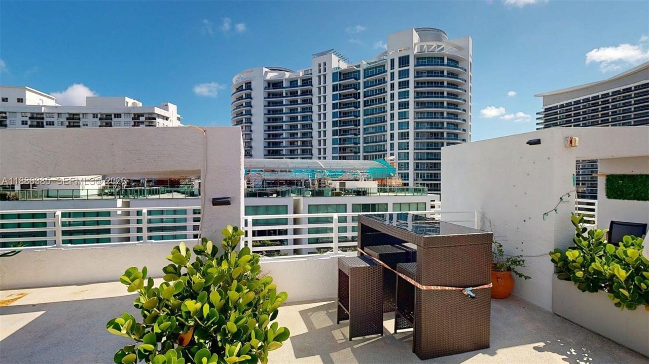 5970 Indian Creek Dr, Unit PH-4, Miami Beach, FL 33140 Photo