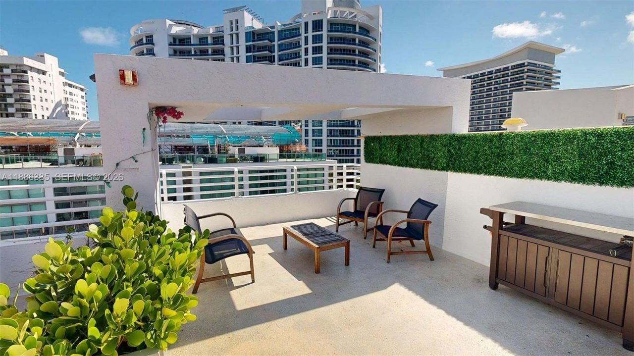 5970 Indian Creek Dr, Unit PH-4, Miami Beach, FL 33140 Photo