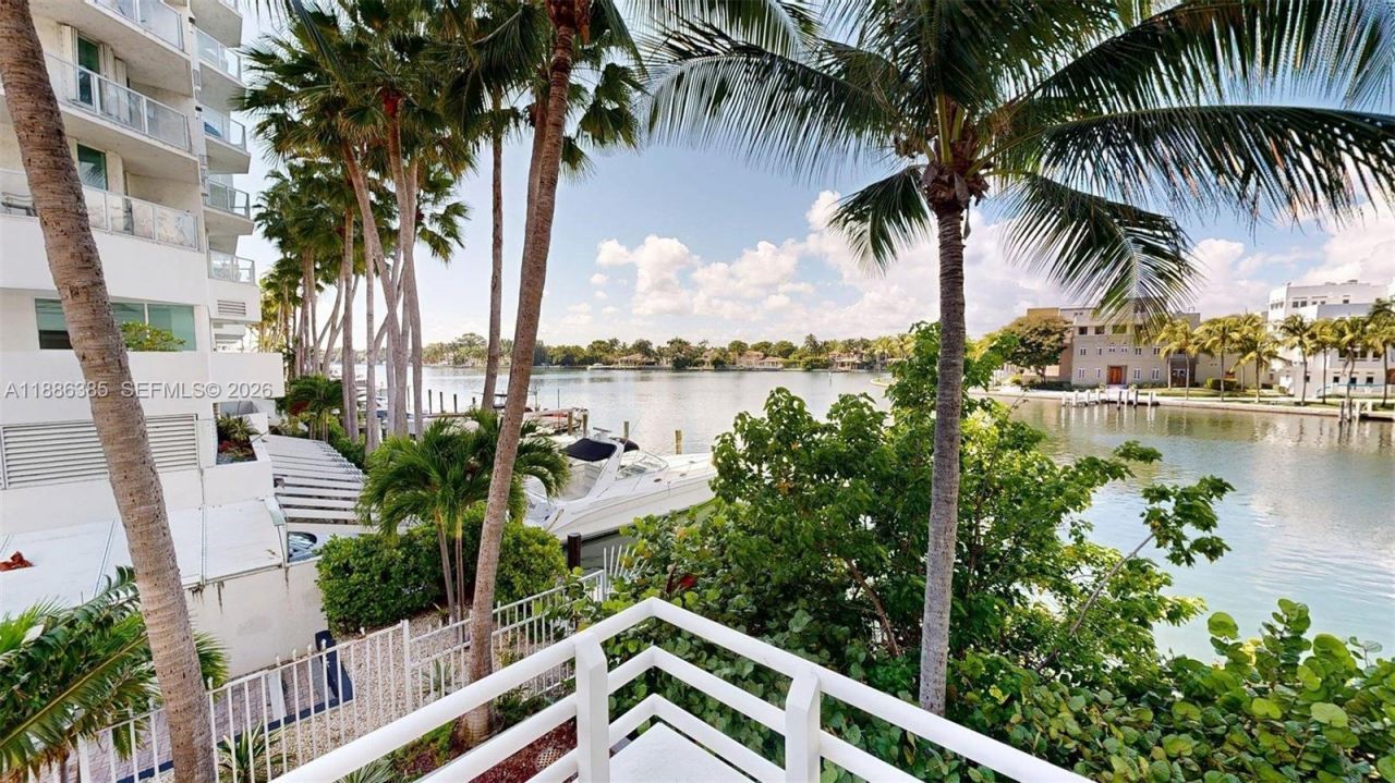 5970 Indian Creek Dr, Unit PH-4, Miami Beach, FL 33140 Photo