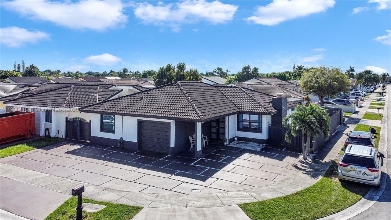 14880 SW 56th Ter, Miami, FL 33193 Photo