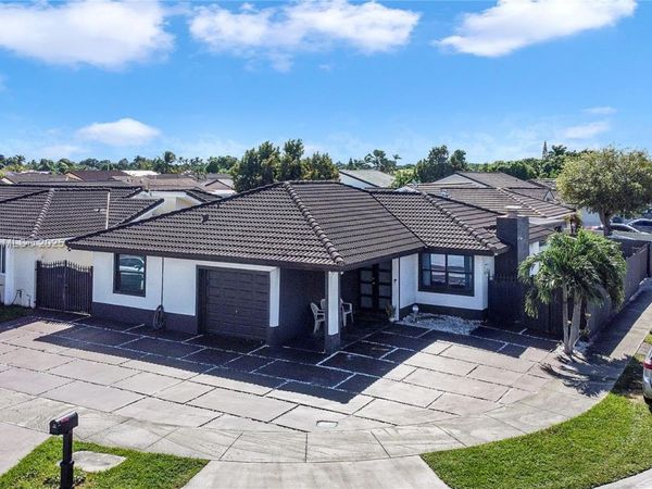 14880 SW 56th Ter, Miami, FL 33193