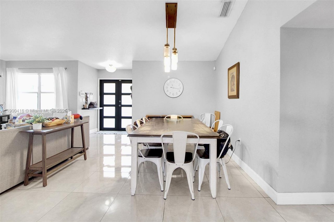 14880 SW 56th Ter, Miami, FL 33193 Photo