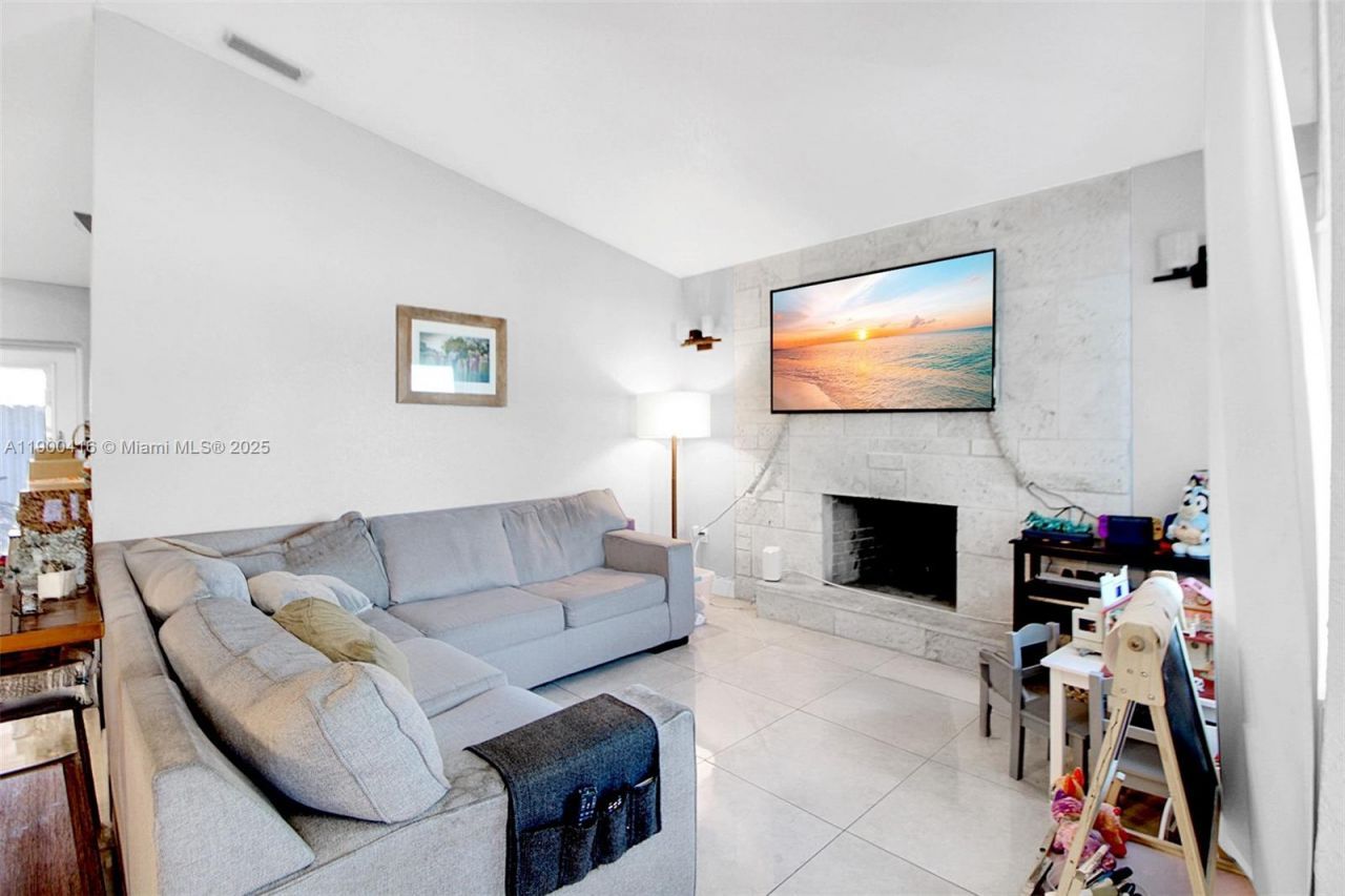 14880 SW 56th Ter, Miami, FL 33193 Photo