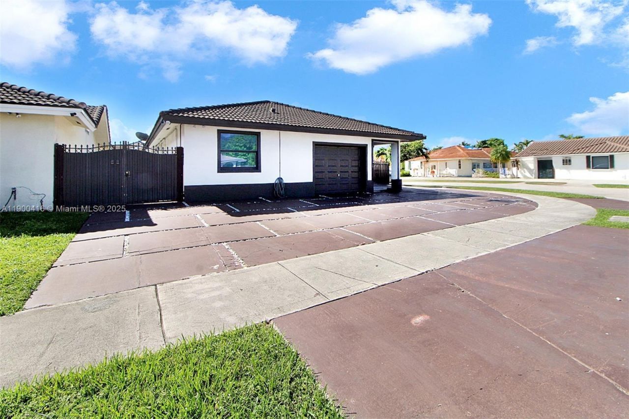 14880 SW 56th Ter, Miami, FL 33193 Photo