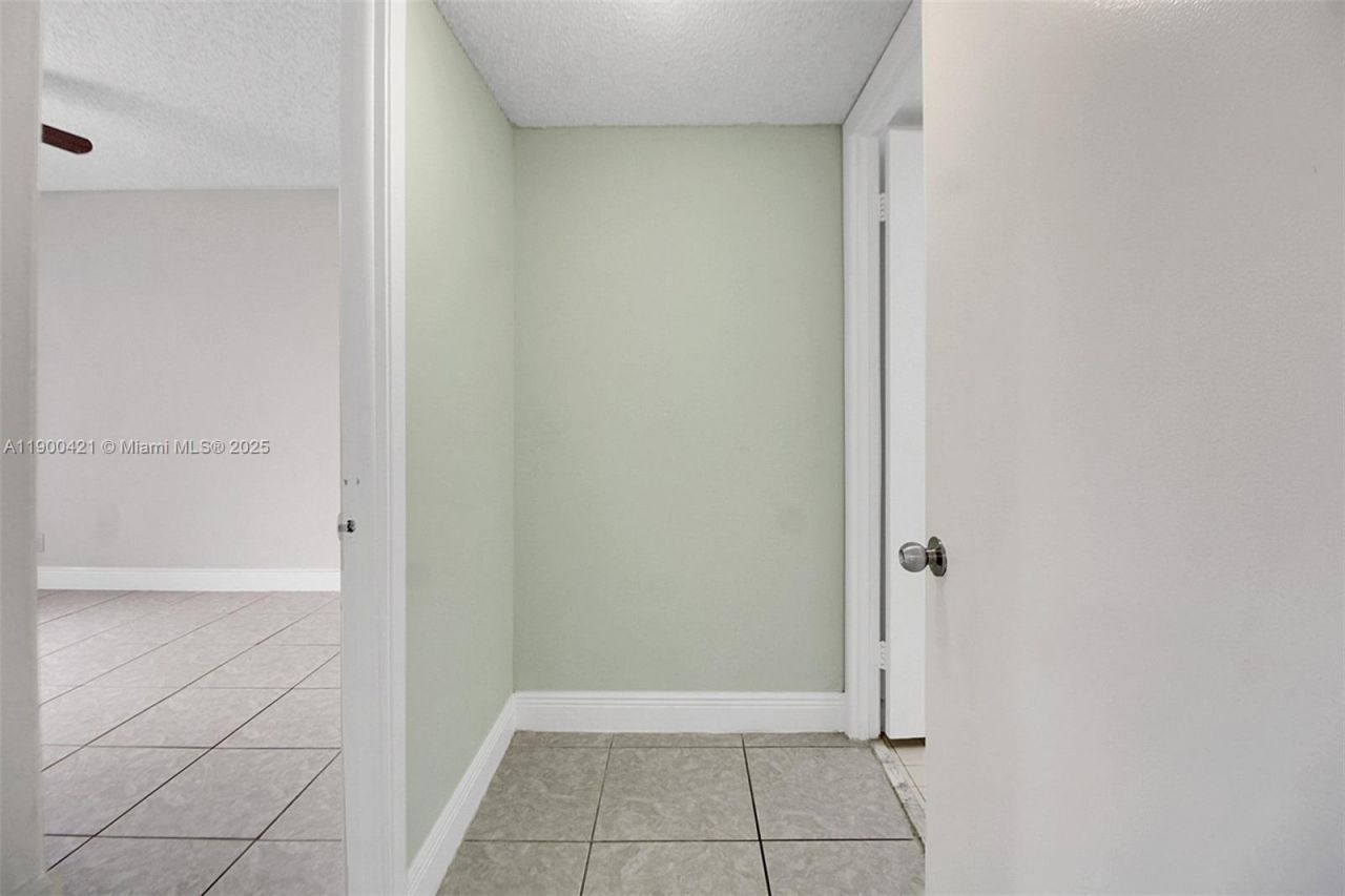 8160 Geneva Ct, Unit 314, Doral, FL 33166 Photo