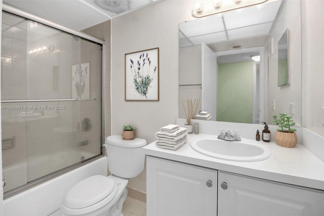 8160 Geneva Ct, Unit 314, Doral, FL 33166 Photo