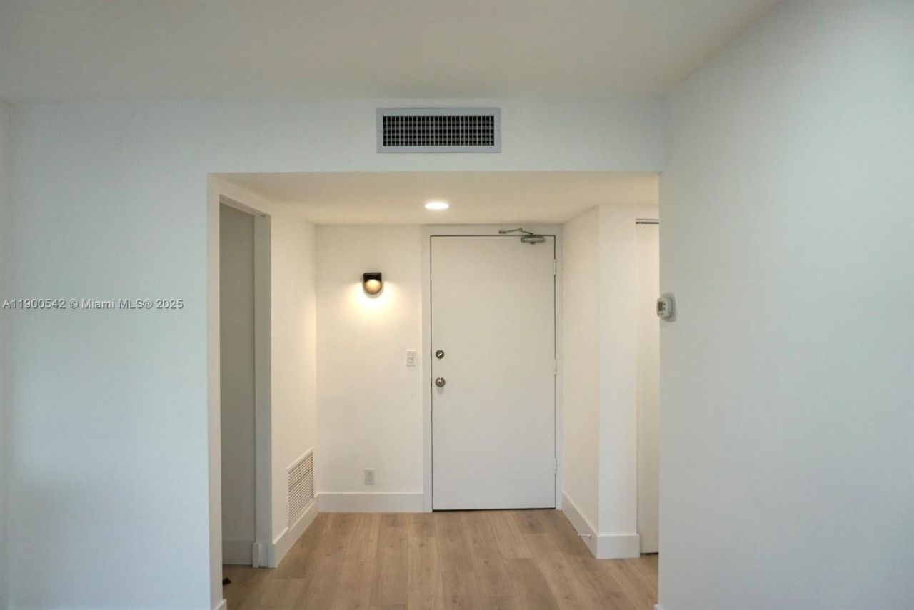 300 Diplomat Pkwy, Unit 518, Hallandale Beach, FL 33009 Photo