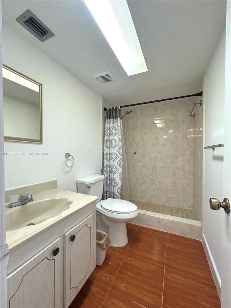 6005 Del Lago Cir, Unit 210, Sunrise, FL 33313 Photo