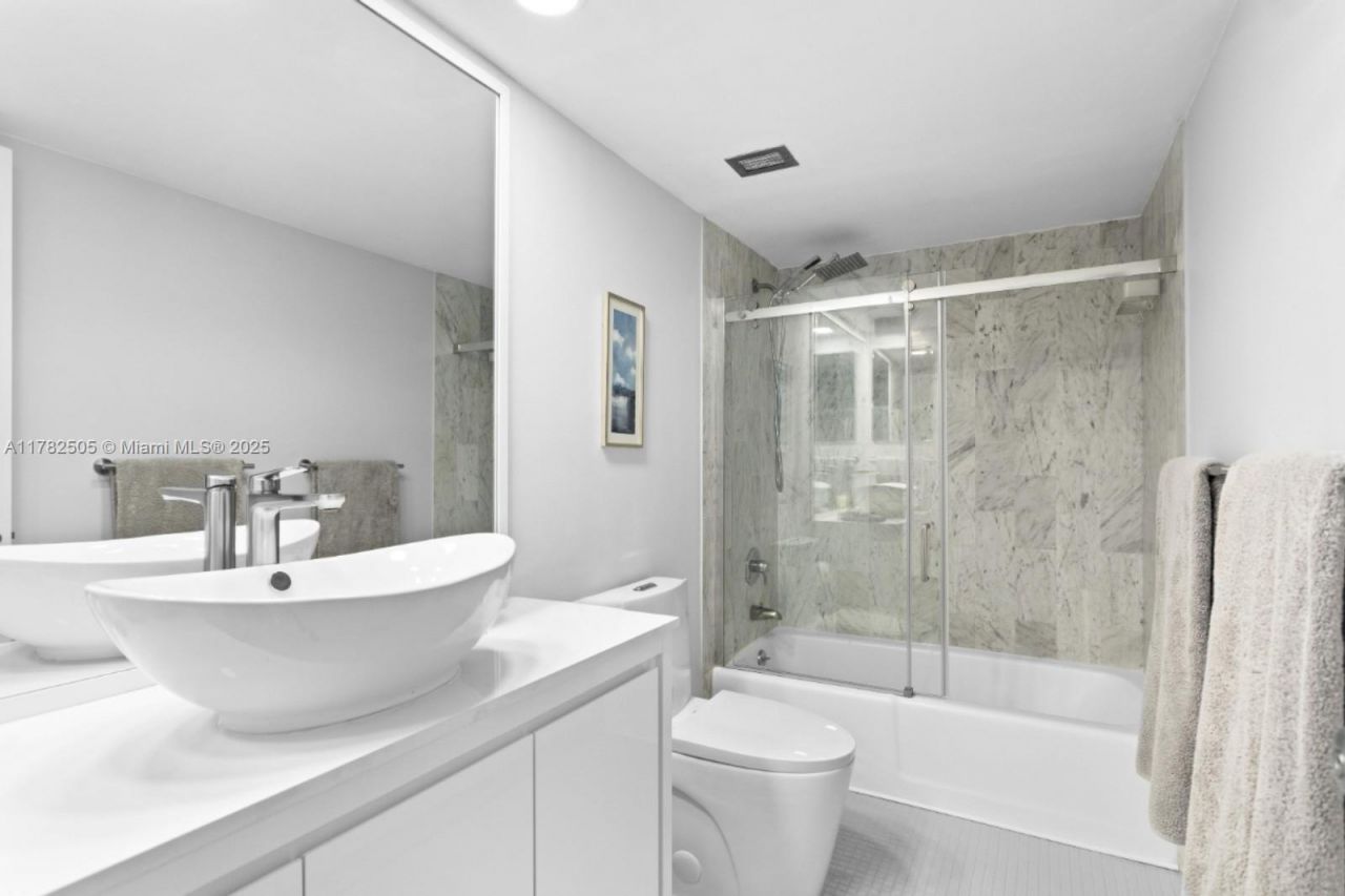 881 Ocean Dr, Unit 24C, Key Biscayne, FL 33149 Photo