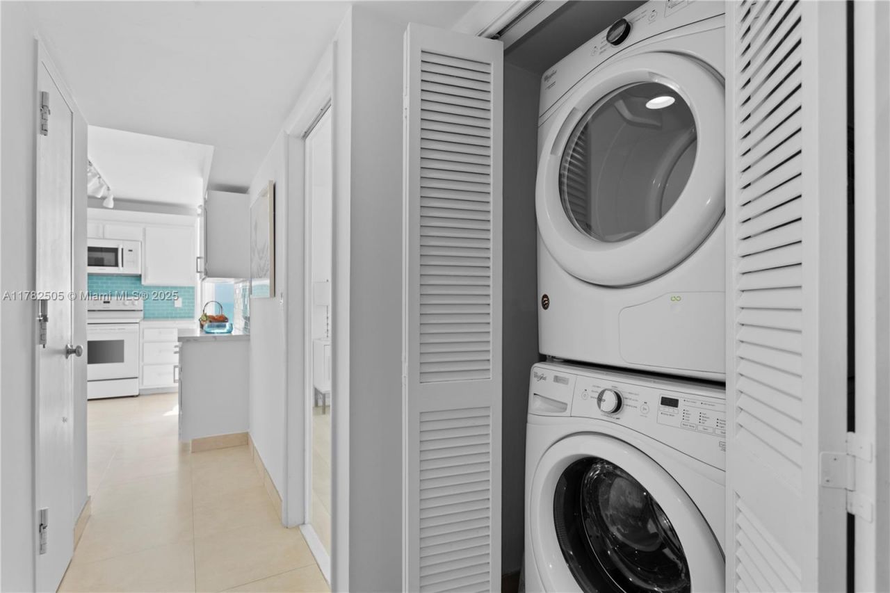 881 Ocean Dr, Unit 24C, Key Biscayne, FL 33149 Photo