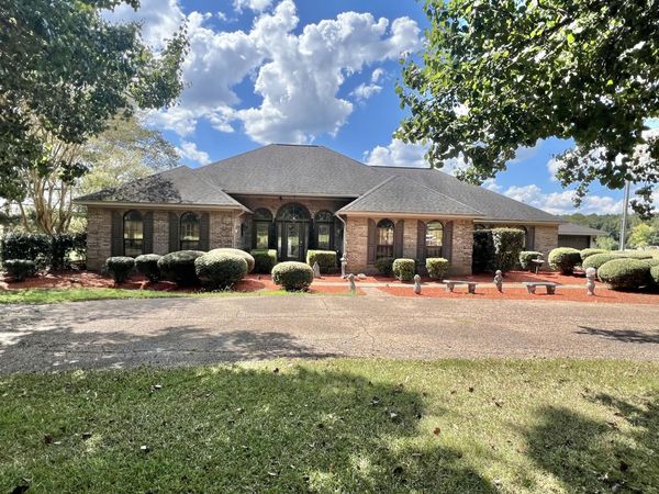 61 McCain Estate Dr S, Eupora, MS 39744