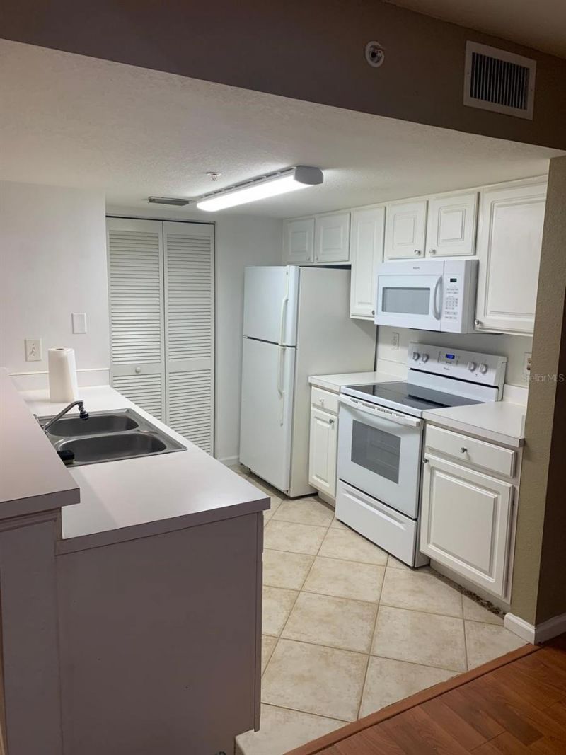 4105 Residence Drive, Unit 717, Fort Myers, FL 33901 Photo