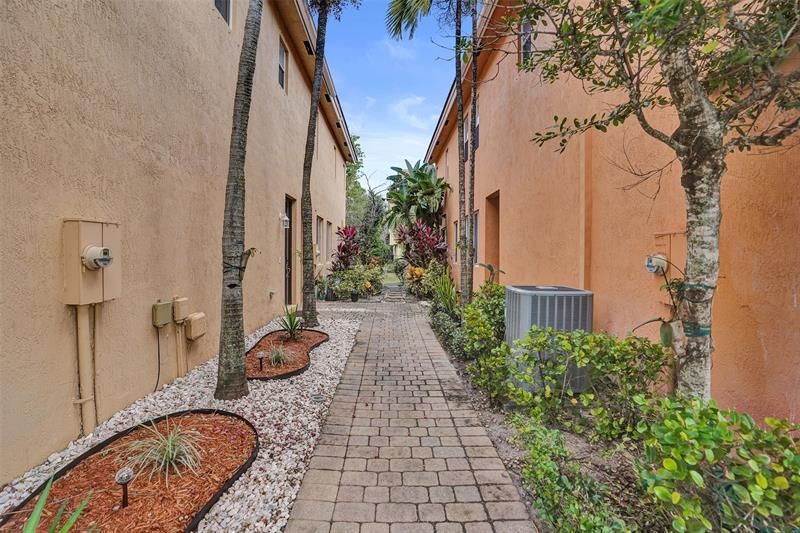 1825 Sonrisa Drive, Riviera Beach, FL 33404 Photo